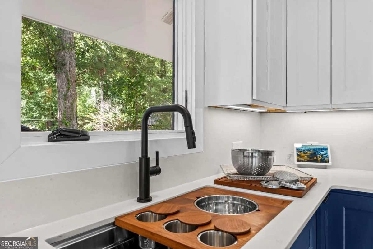 The Ruvati workstation sink